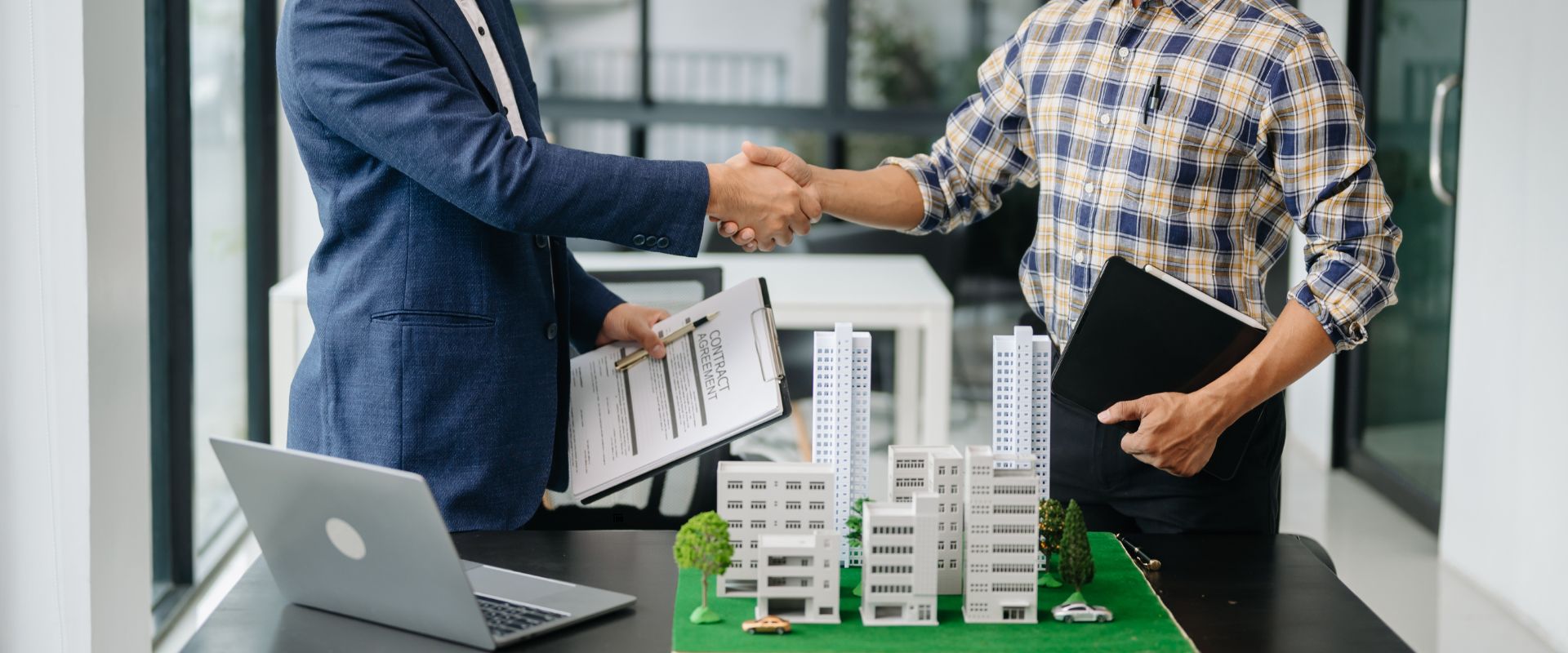 7 Tips for Choosing the Best Real Estate Lawyer in Canada