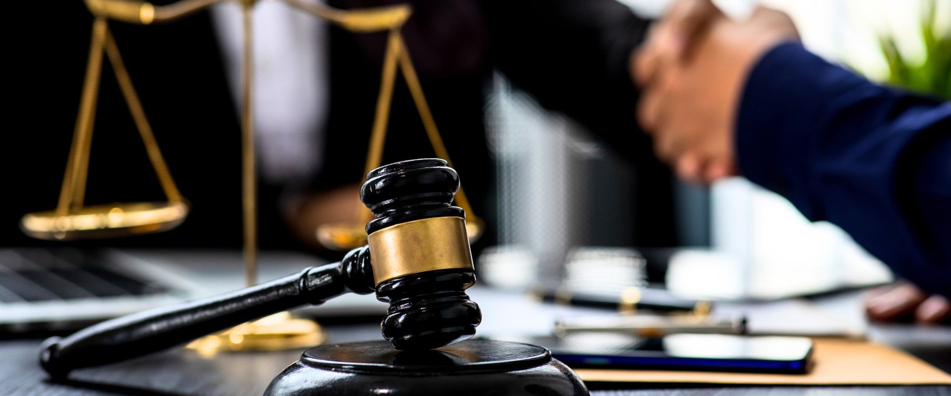 How Real Estate Lawyers Handle Complex Transactions