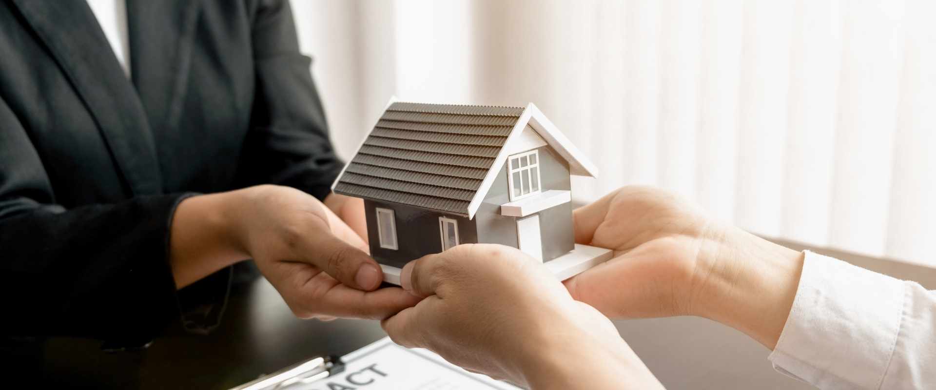 Buying Real Estate in Ontario as a Non-Resident: Legal Checklist
