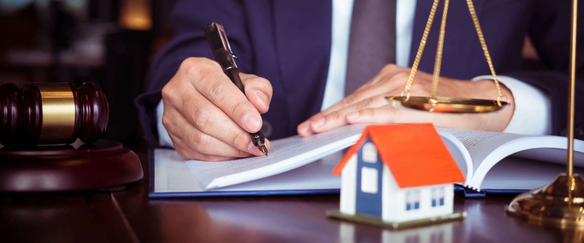 Why Real Estate Lawyer Should Be Part Of Every Property Deal